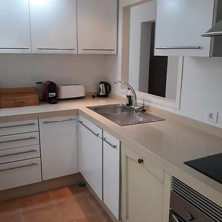 Billabong Beach Apartment *